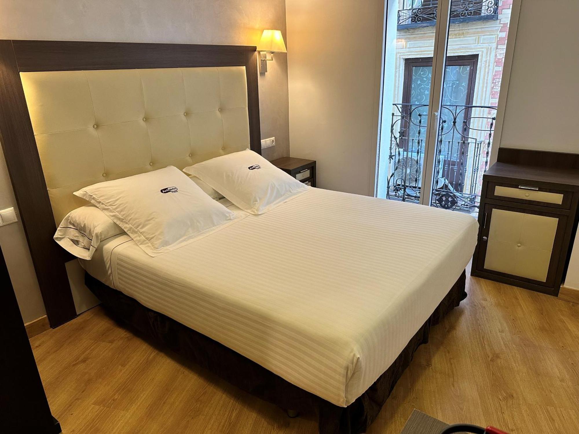 Antidoto Rooms Zocodover Check-In On Line 托萊多 外观 照片